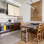 Central Warsaw Apartment - Great Location - One Bedroom Apartment - Platinum Towers