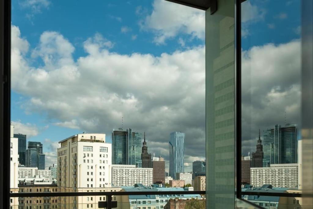 - Great Location - One Bedroom - Platinum Towers