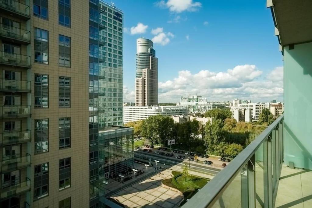 - Great Location - One Bedroom - Platinum Towers * Warszawa