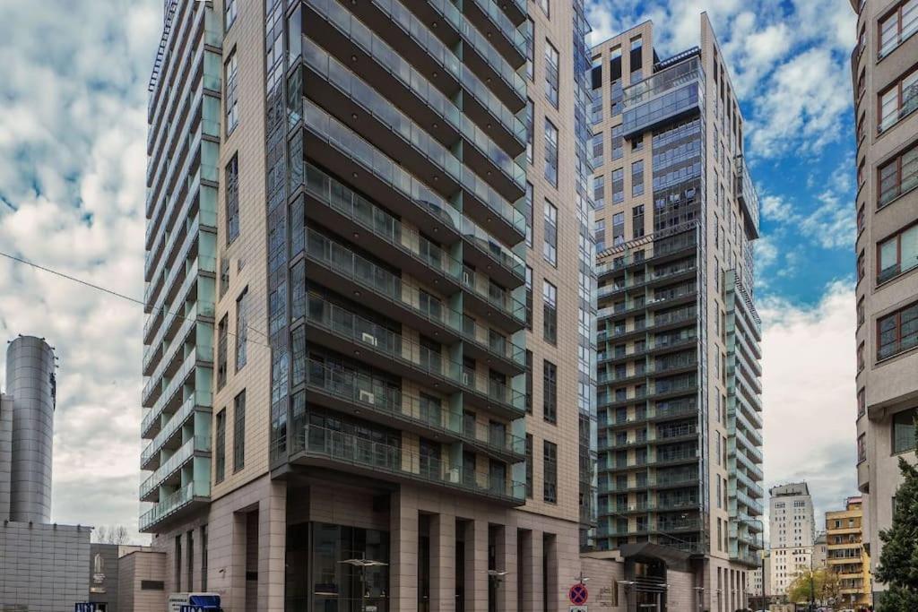 - Great Location - One Bedroom - Platinum Towers