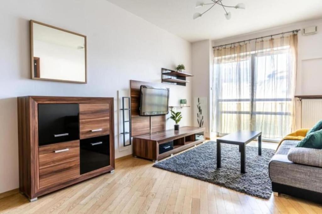 Apartament - Great Location - One Bedroom - Platinum Towers Warszawa