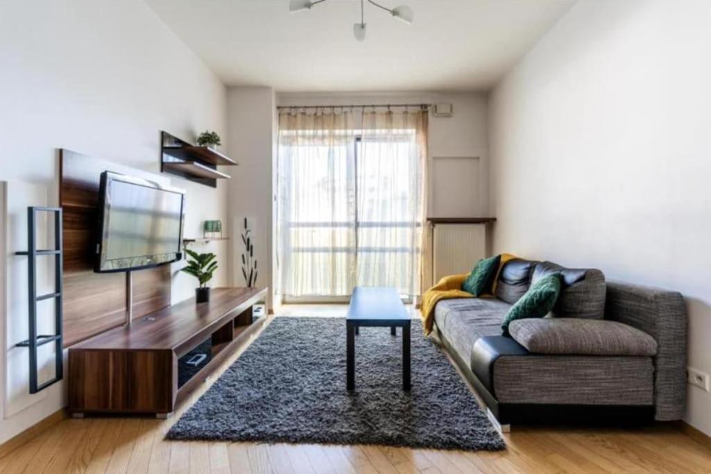 Apartment - Great Location - One Bedroom - Platinum Towers *